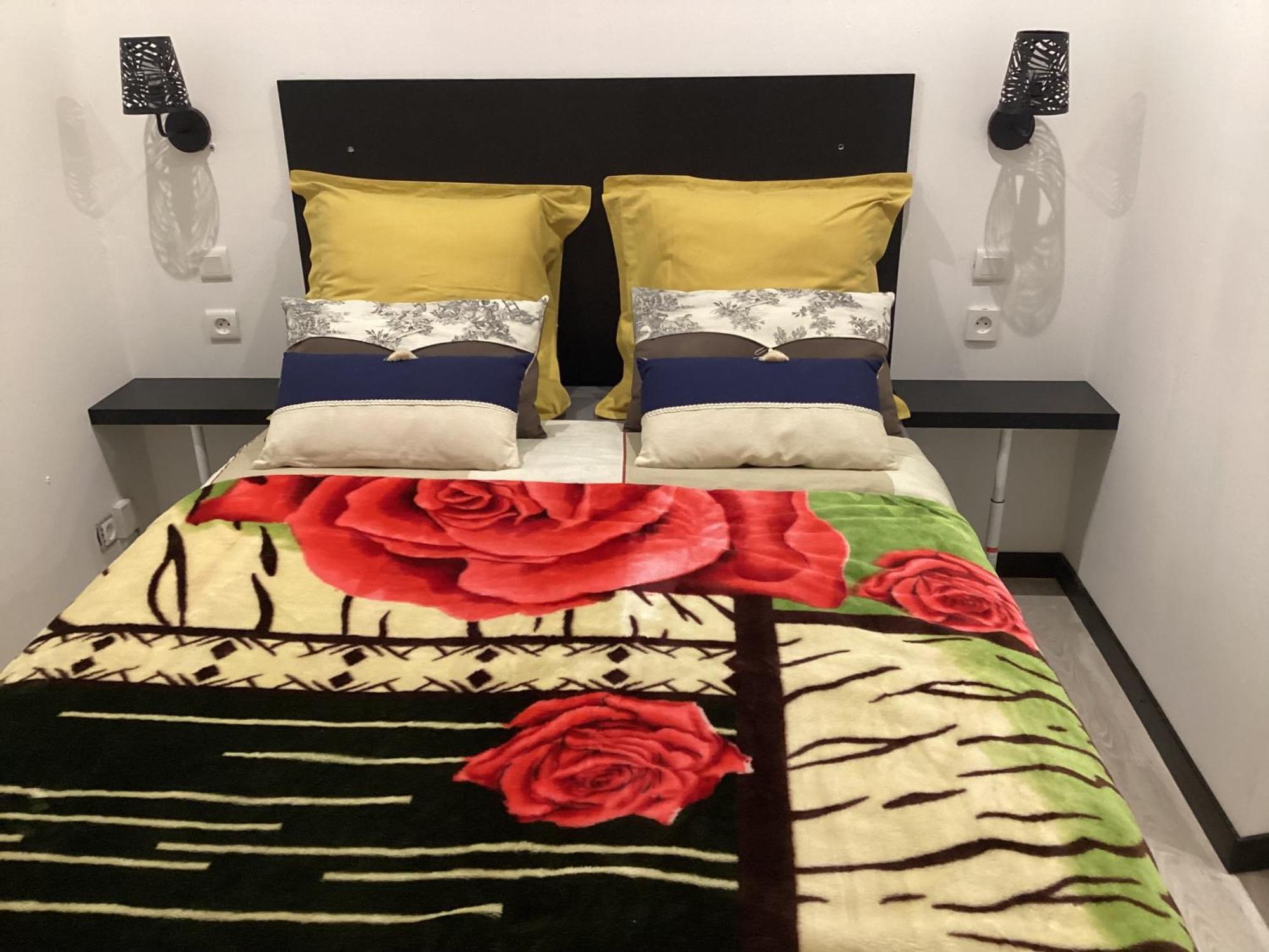 Les Agapanthes Du 27 -Eme Apartment เลอ ตอมปง ภายนอก รูปภาพ