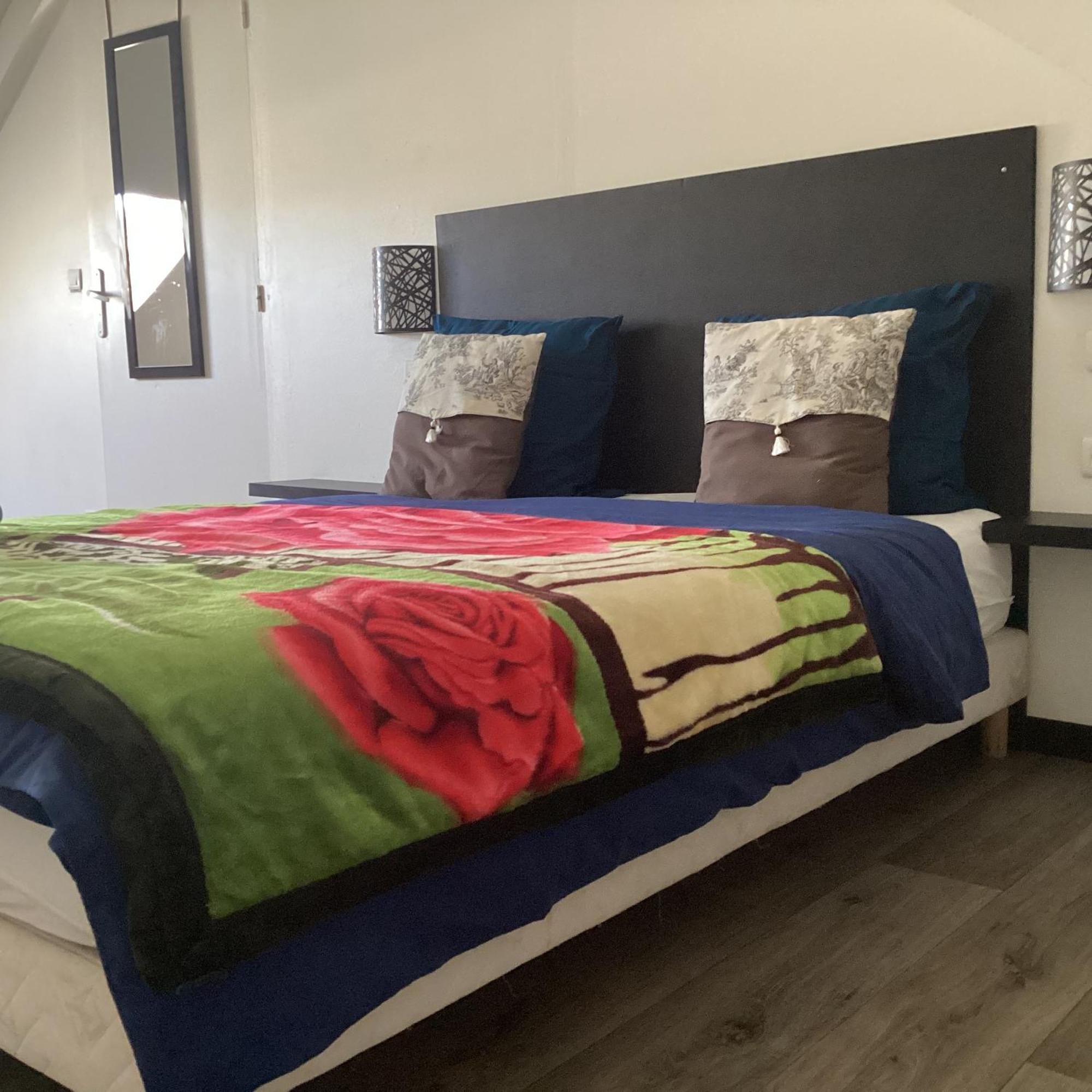 Les Agapanthes Du 27 -Eme Apartment เลอ ตอมปง ภายนอก รูปภาพ